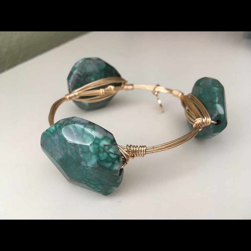 Bracelet with three jade-like stones